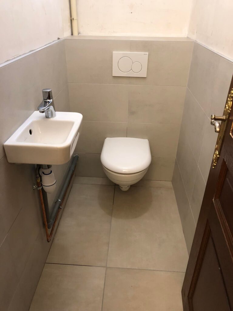 artisan-zepi - toilette avec petit lavabo